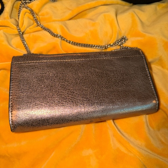 Metallic Chain Clutch - Picture 2 of 5